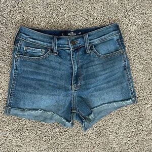 Hollister High Rise Shorts 3”